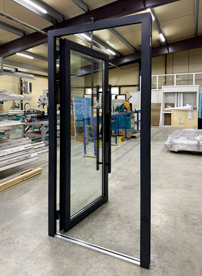 Алюминиевые светопрозрачные двери